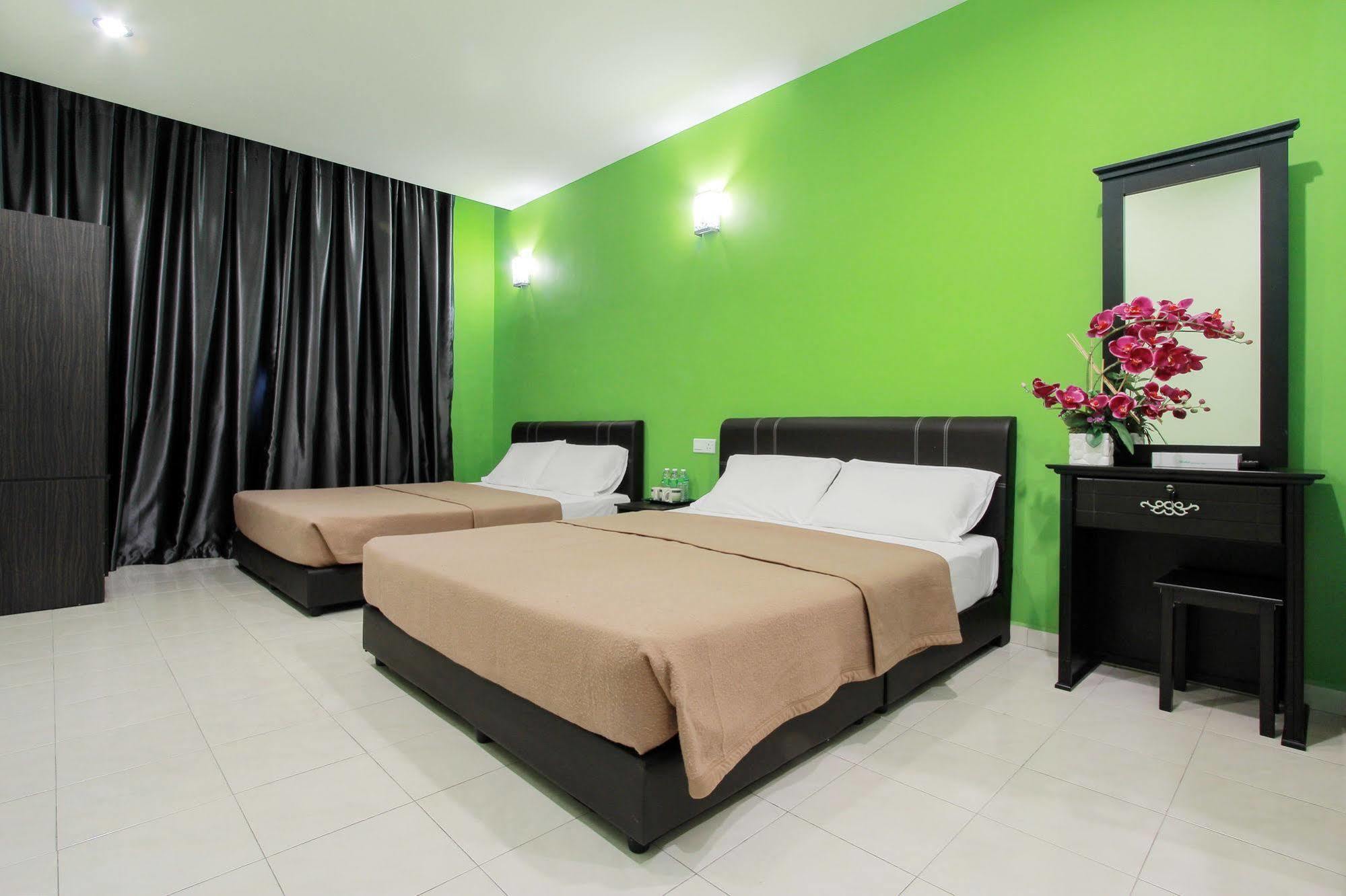 Deluxe Family Room
